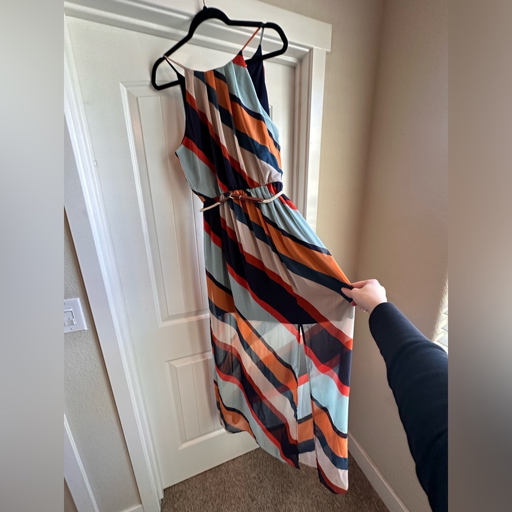 Women’s size XL dress. Lined top/skirt with belt.